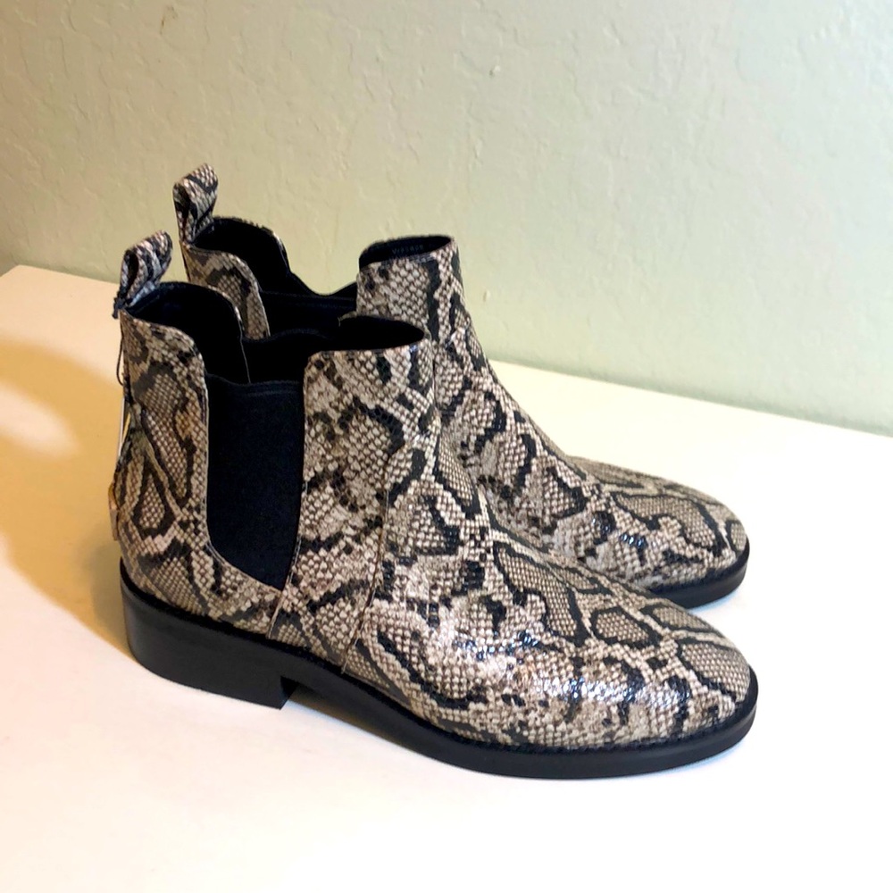 NWT Cole Haan water Resistance Boots Size 7.5B